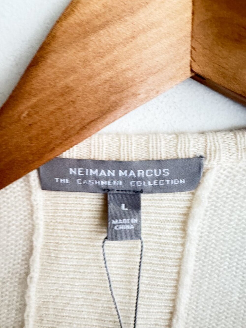 Neiman Marcus 100% Cashmere Fringe Detail Cardigan NWT L - Picture 4 of 7